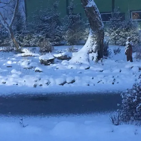 Raamatu Puhkemaja 펜션 Jaarja